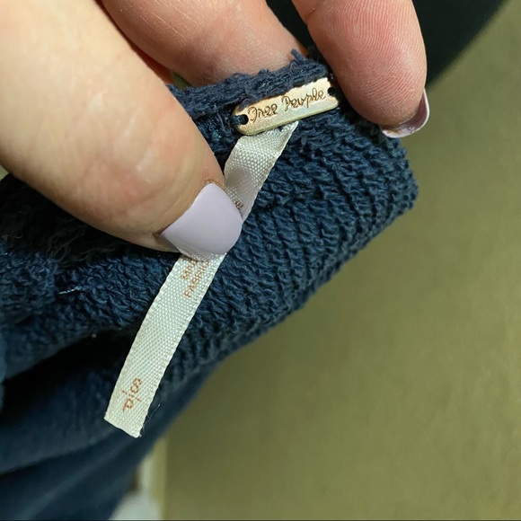 Free People sz S navy long sleeved top - Picture 2 of 5